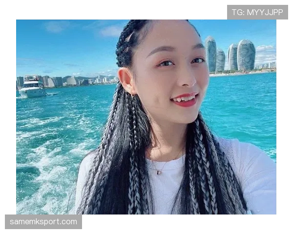 常园训练完直接啃鸡腿,这自律和放纵切换也太丝滑了吧 常园训练完直接啃鸡腿,这自律和放纵切换也太丝滑了吧